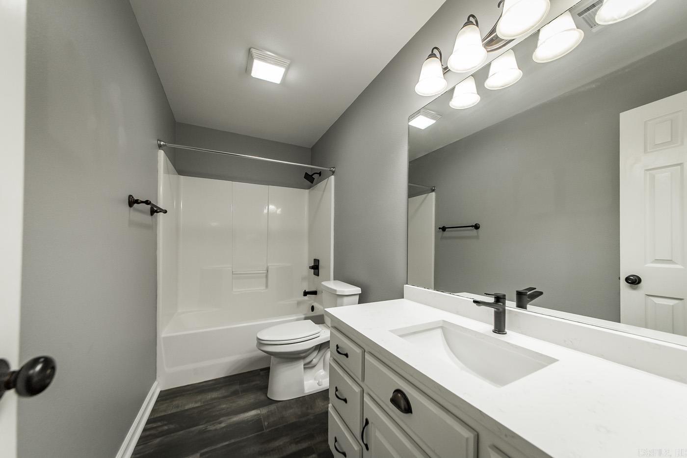 HUNTERS RUN - Residential