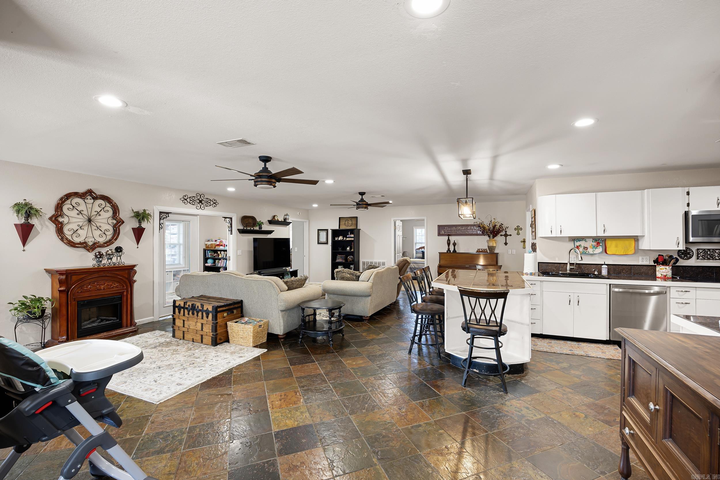 CLARKSVILLE REAL EST - Residential