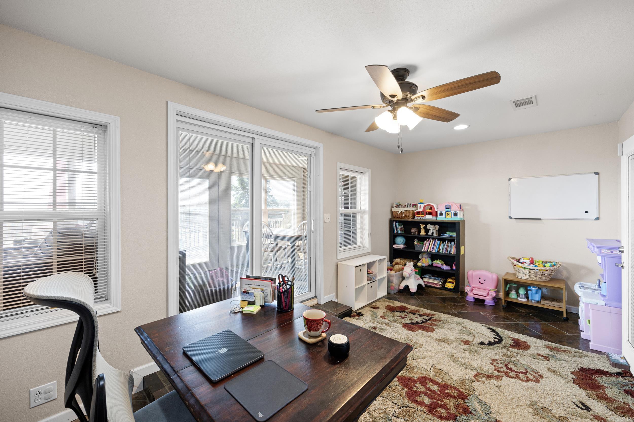 CLARKSVILLE REAL EST - Residential