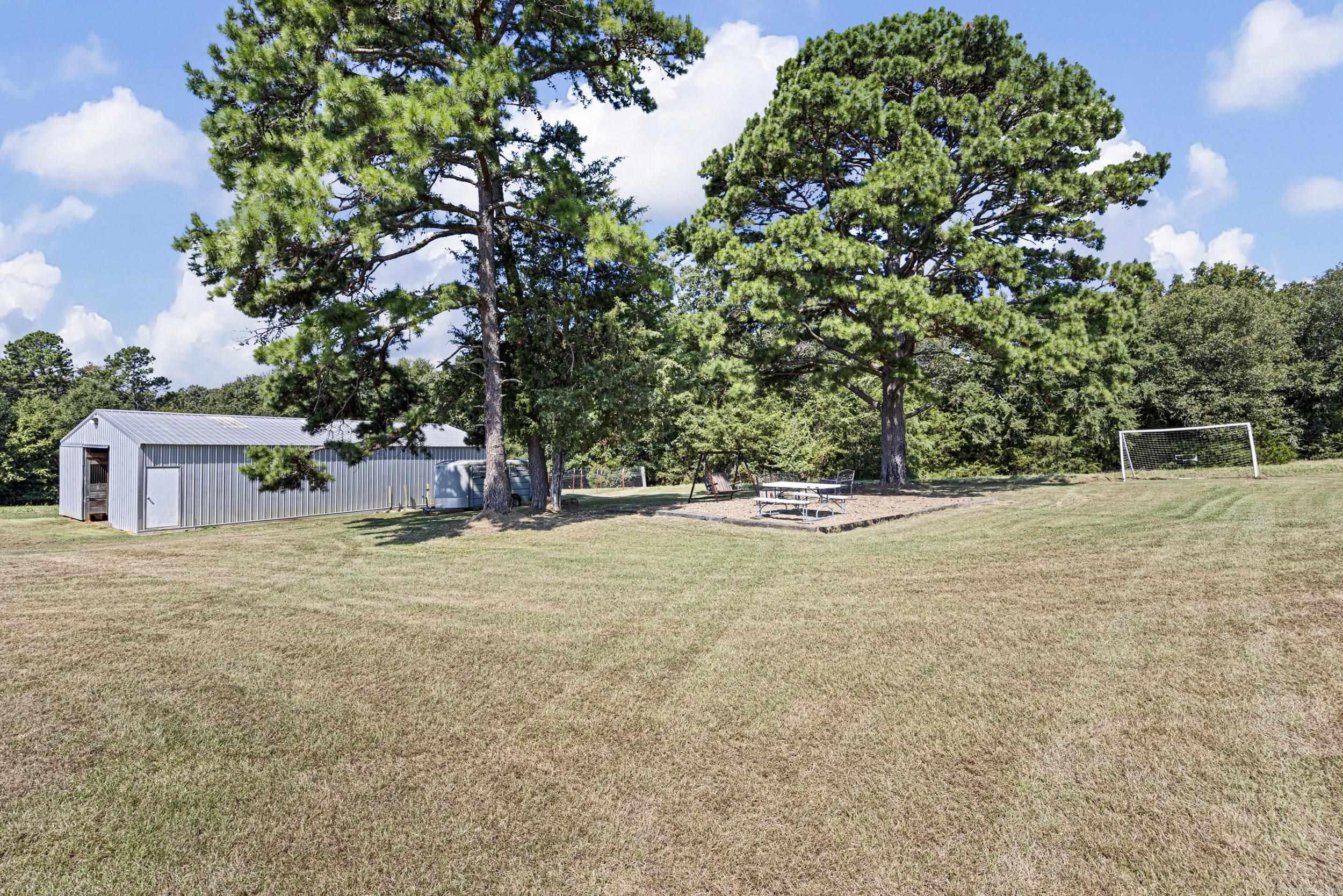 CLARKSVILLE REAL EST - Residential