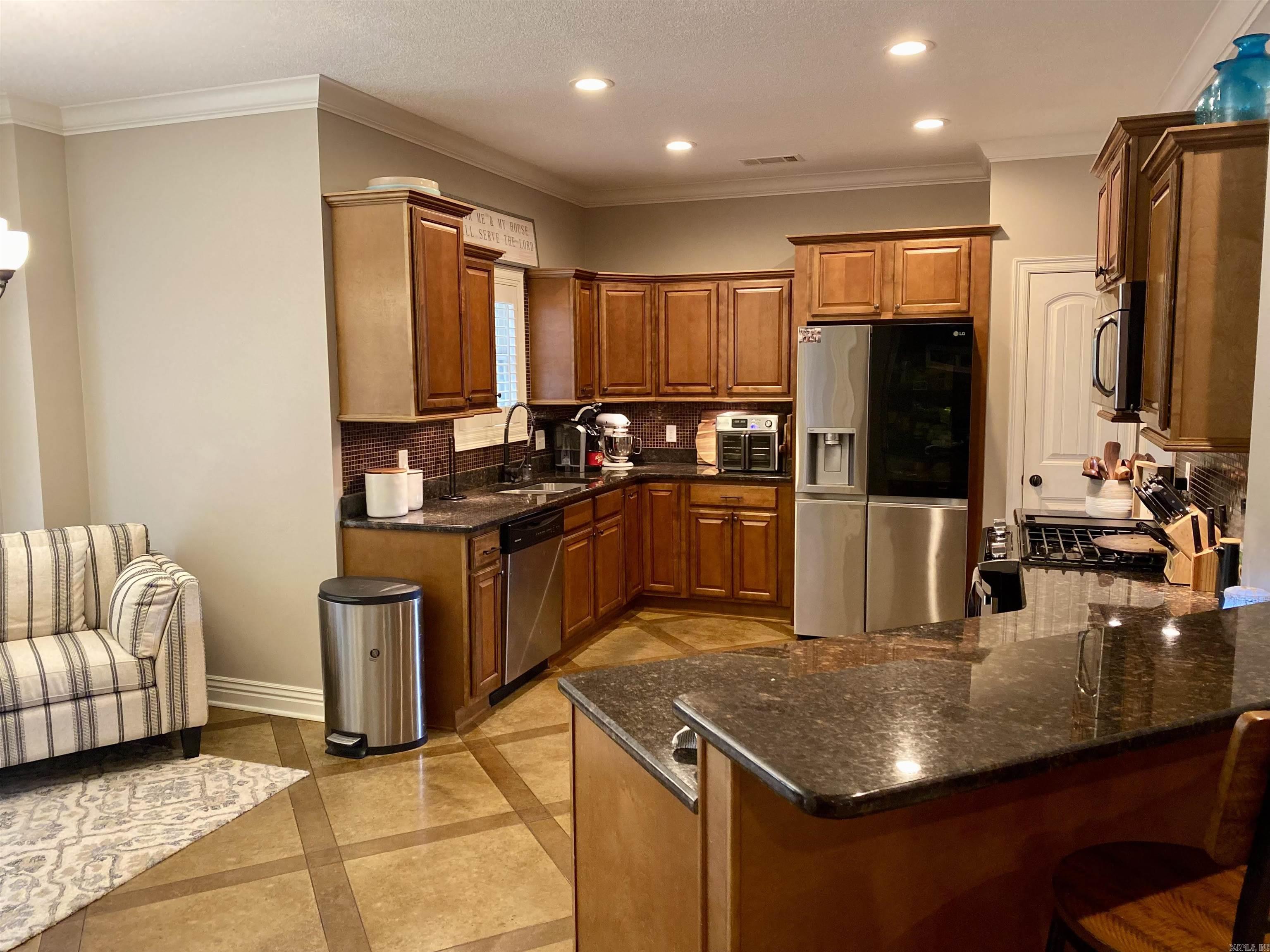 VALLEY VIEW MANOR - Residential