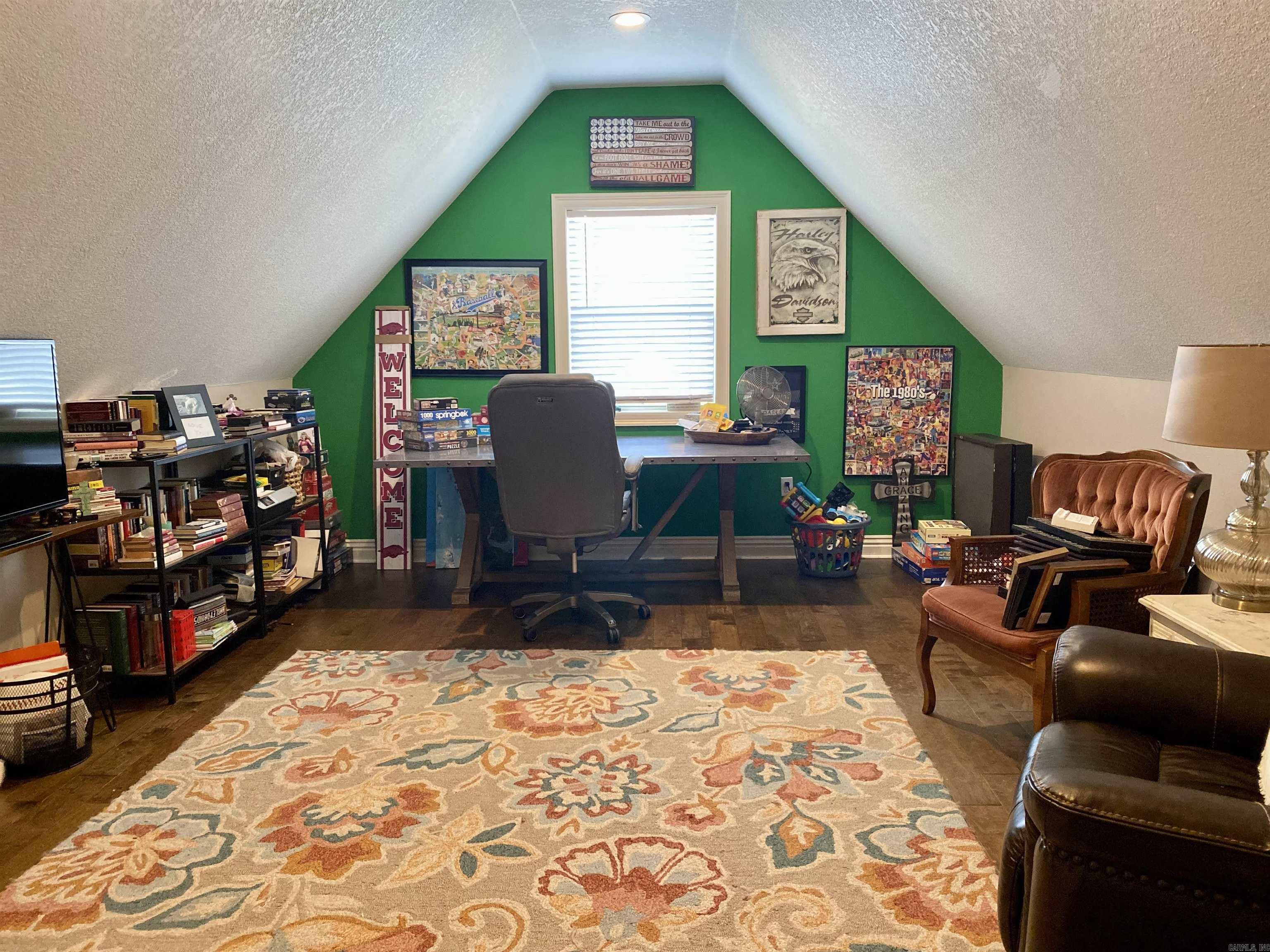 VALLEY VIEW MANOR - Residential