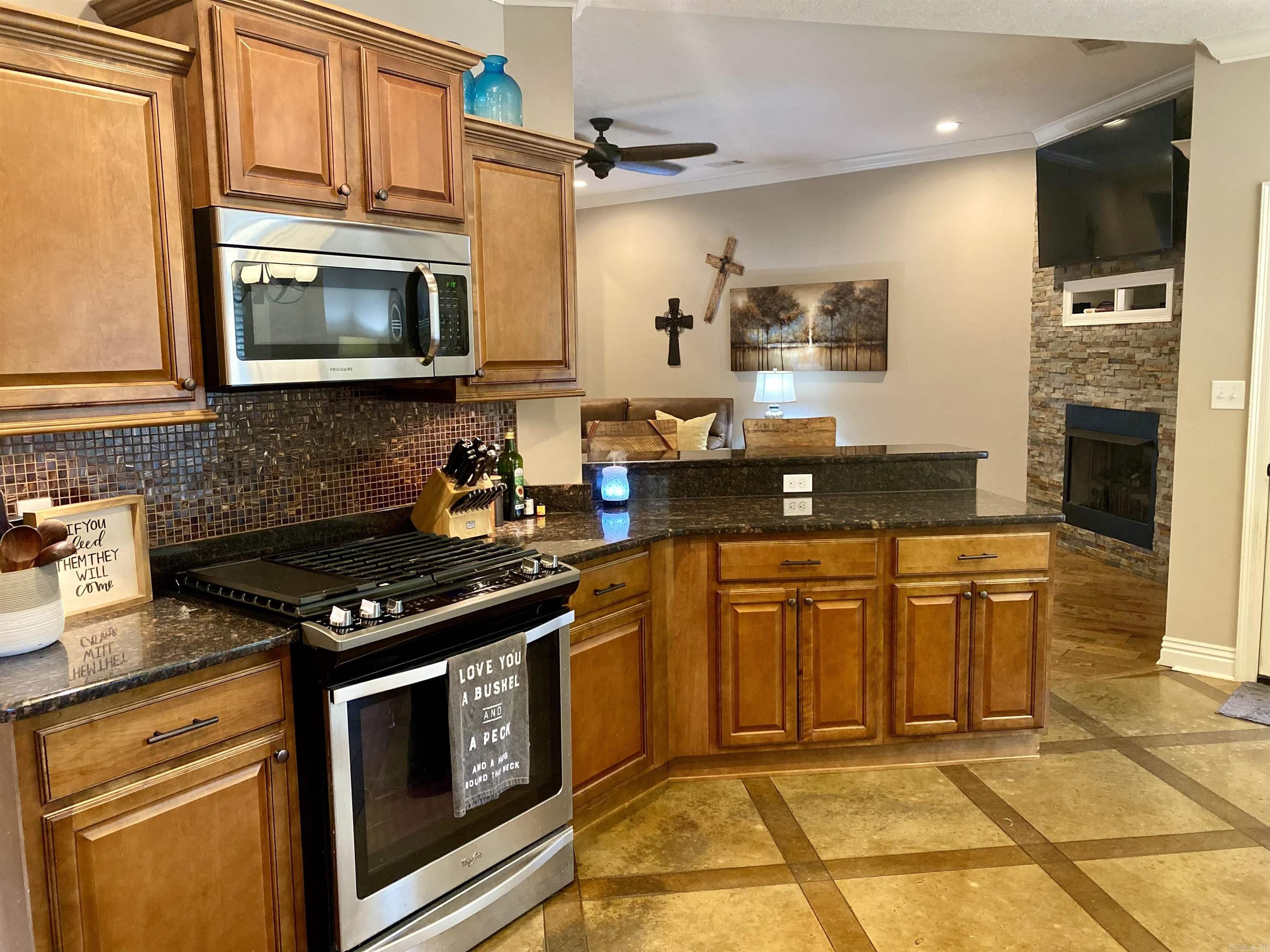 VALLEY VIEW MANOR - Residential