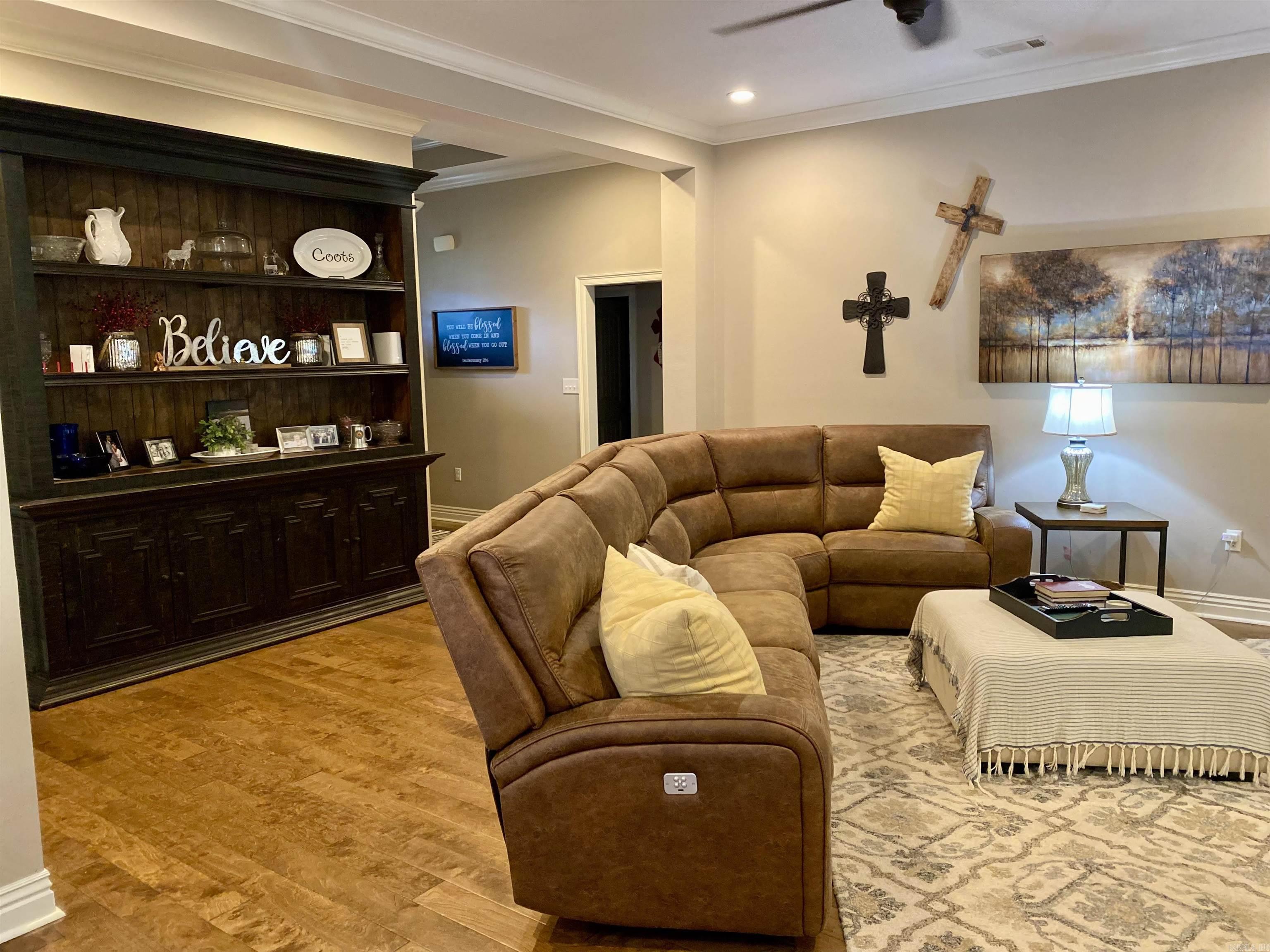 VALLEY VIEW MANOR - Residential