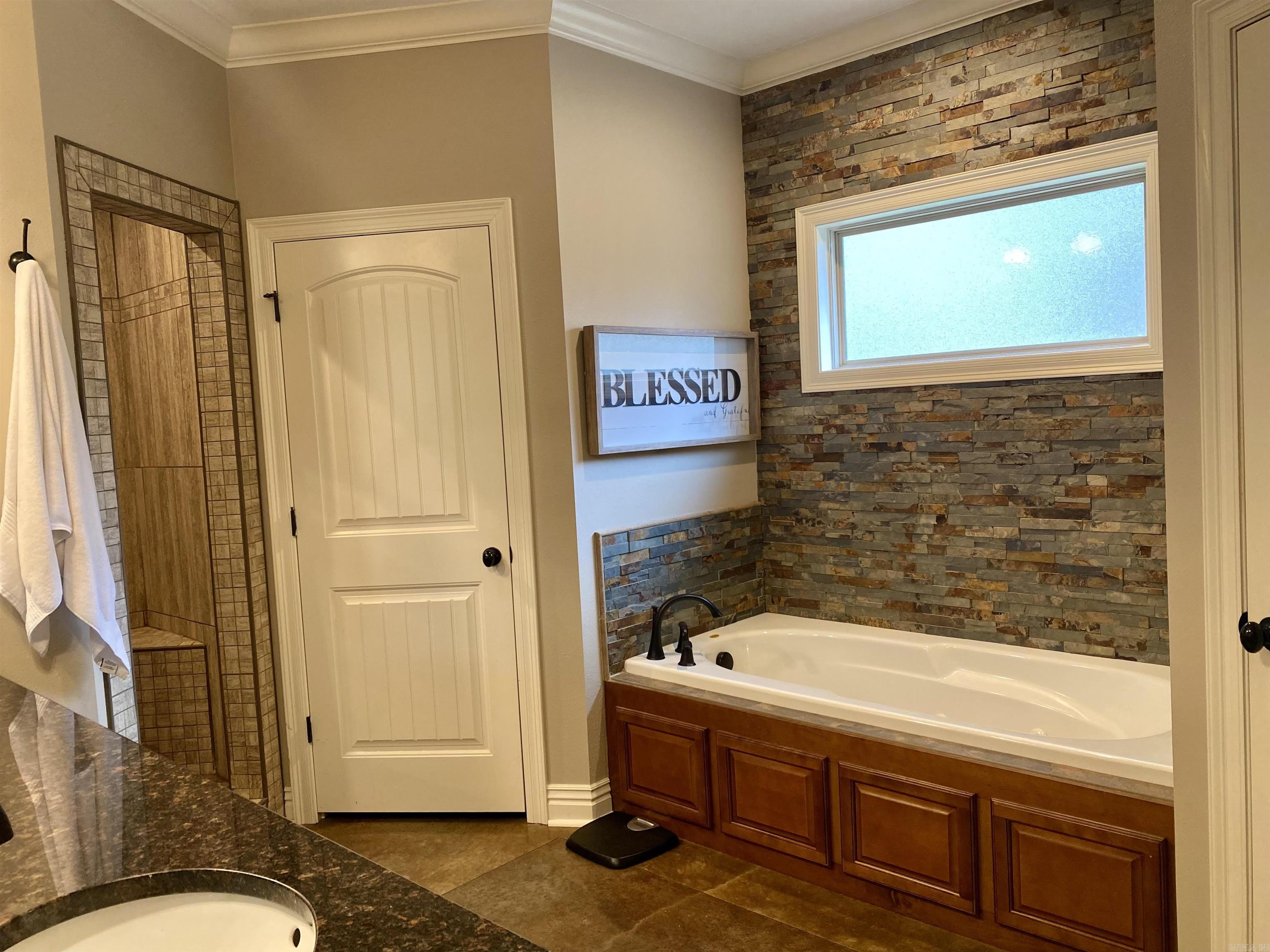 VALLEY VIEW MANOR - Residential