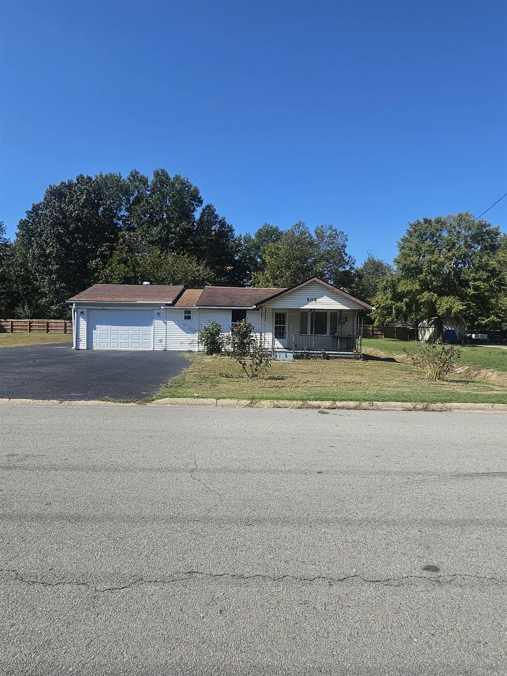 Calling all Investors! I have the house for you!  This beautiful 2-bedroom 1.5-bath 1,148 SQFT home is listed under market value 2 lots for the price of one.  Give me a call today to make this house your new home.   Agents, please see agent remarks.