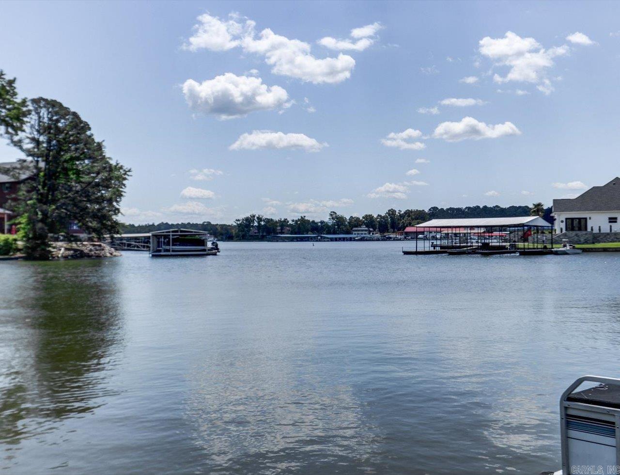 WILLOW COVE CONDOMINIUMS - Residential