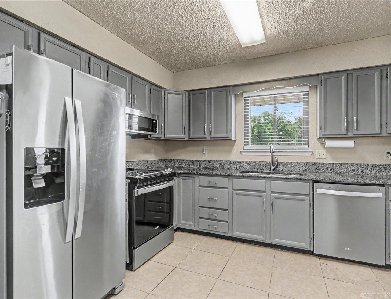WILLOW COVE CONDOMINIUMS - Residential