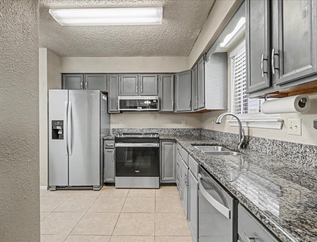 WILLOW COVE CONDOMINIUMS - Residential