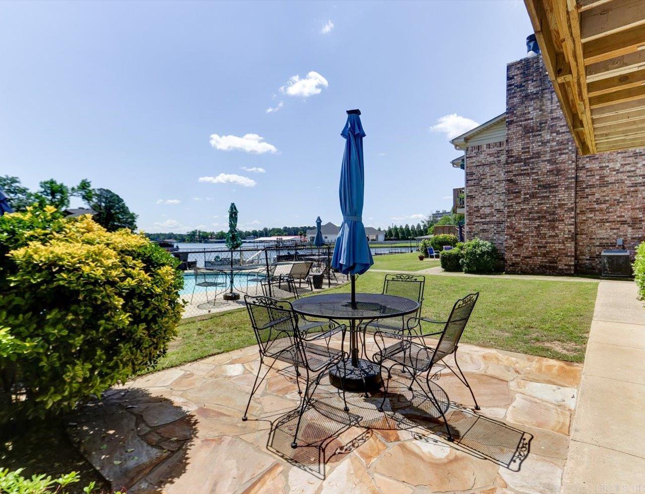 WILLOW COVE CONDOMINIUMS - Residential