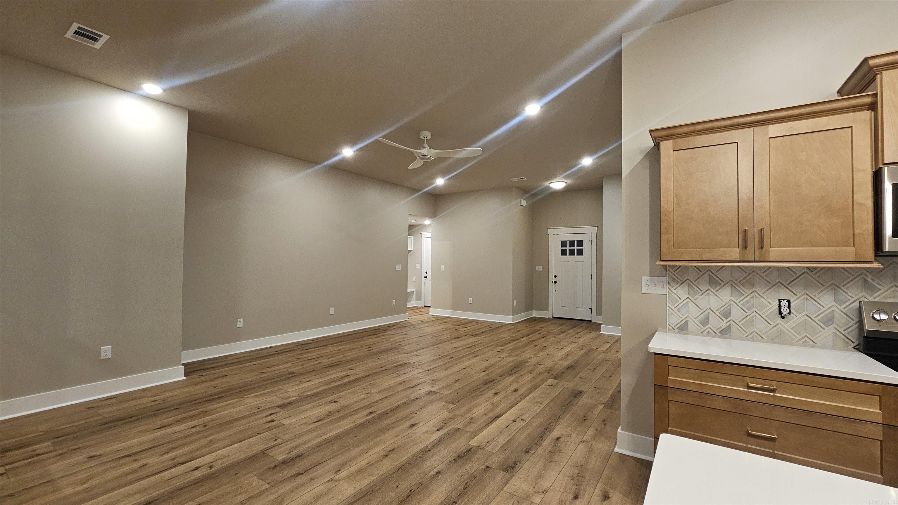 SIERRA HILLS - Residential