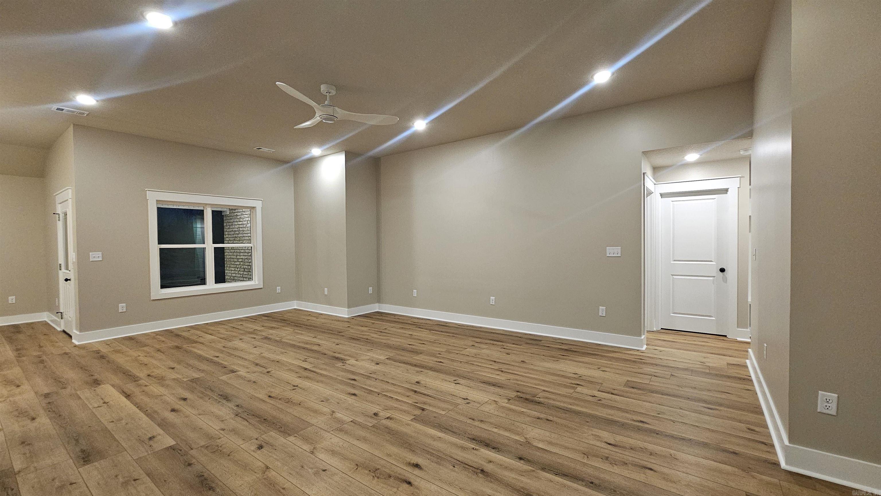 SIERRA HILLS - Residential