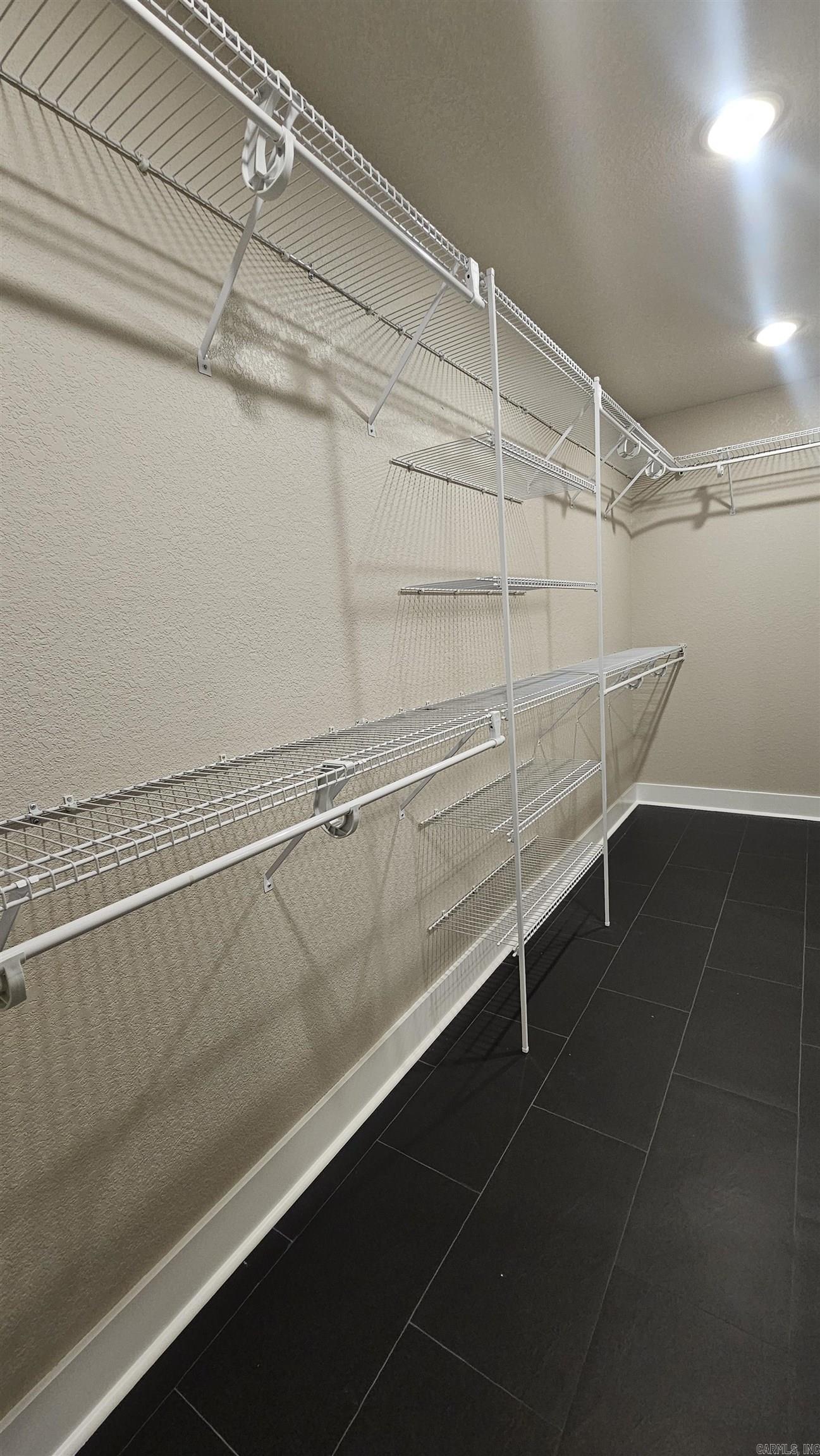 SIERRA HILLS - Residential