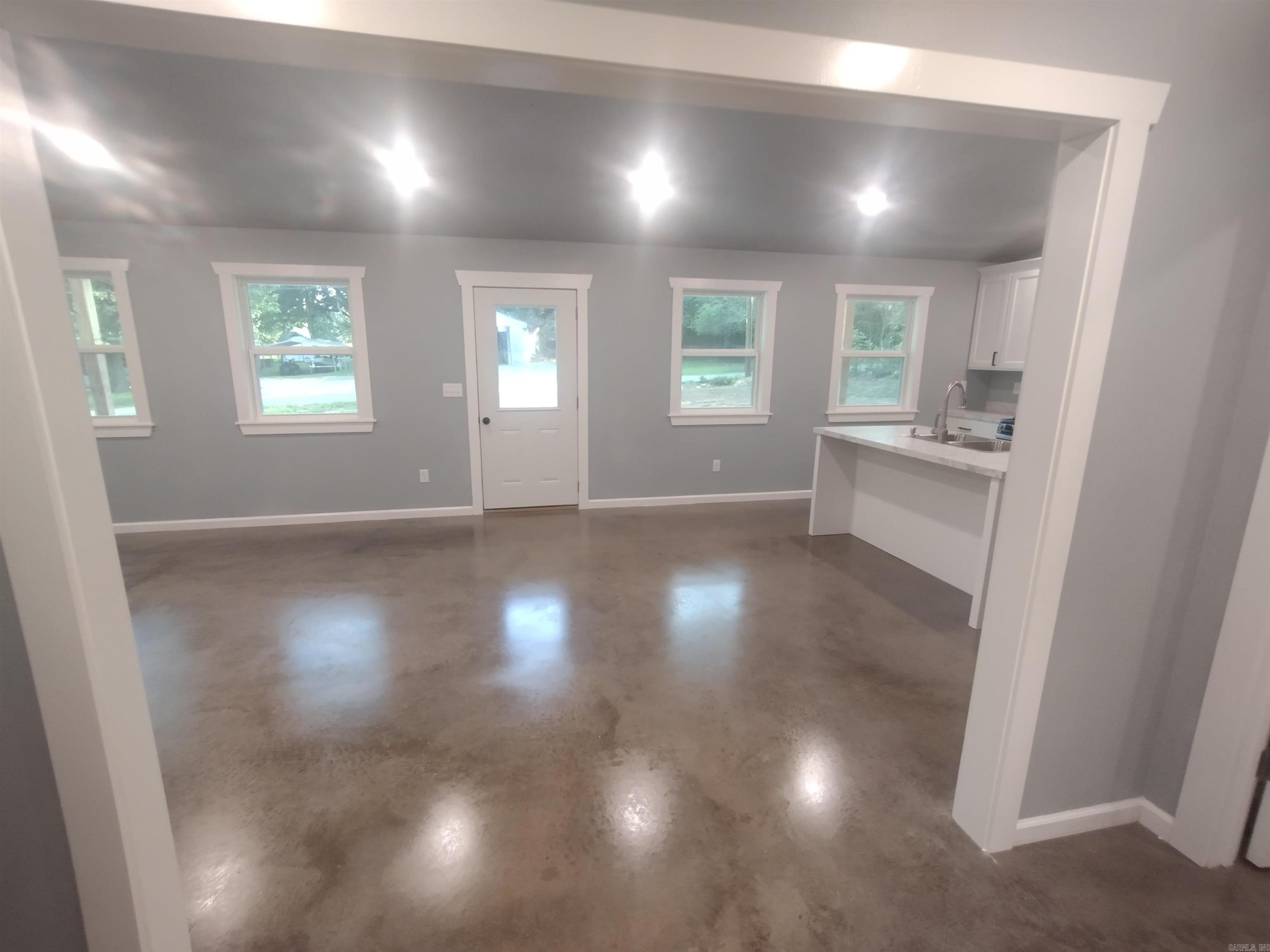 WHITEWATER - Residential