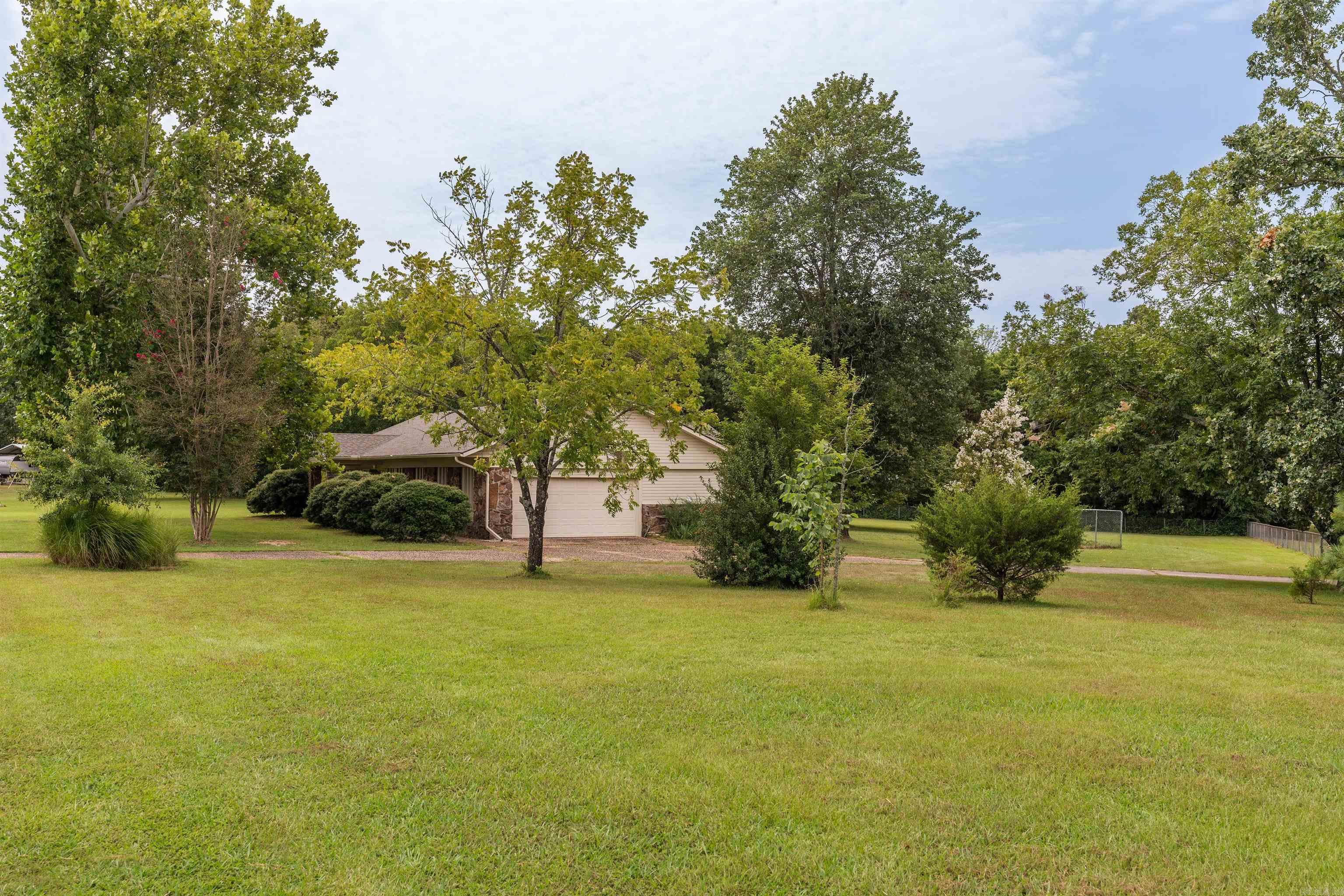 LAKESHORE HEIGHTS - Residential