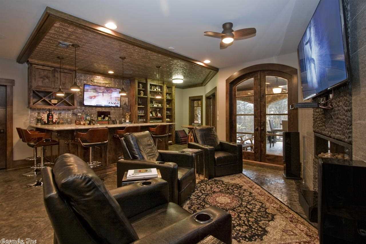 CHENAL DOWNS - Residential