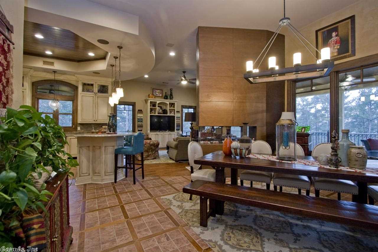 CHENAL DOWNS - Residential