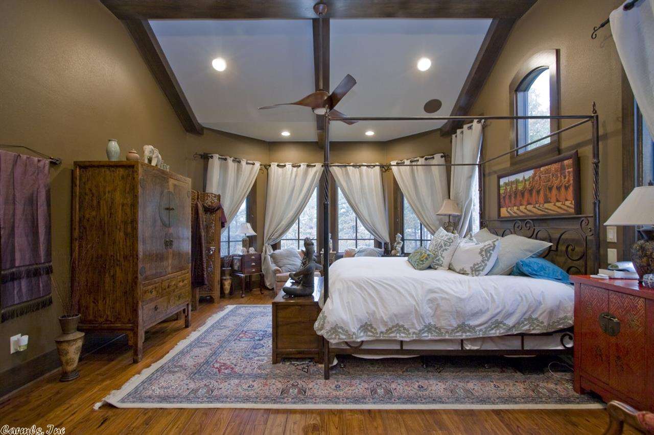 CHENAL DOWNS - Residential