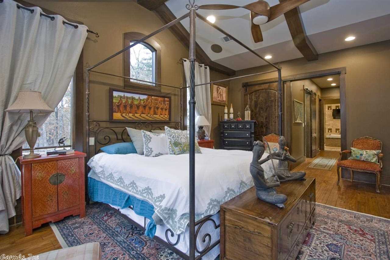 CHENAL DOWNS - Residential