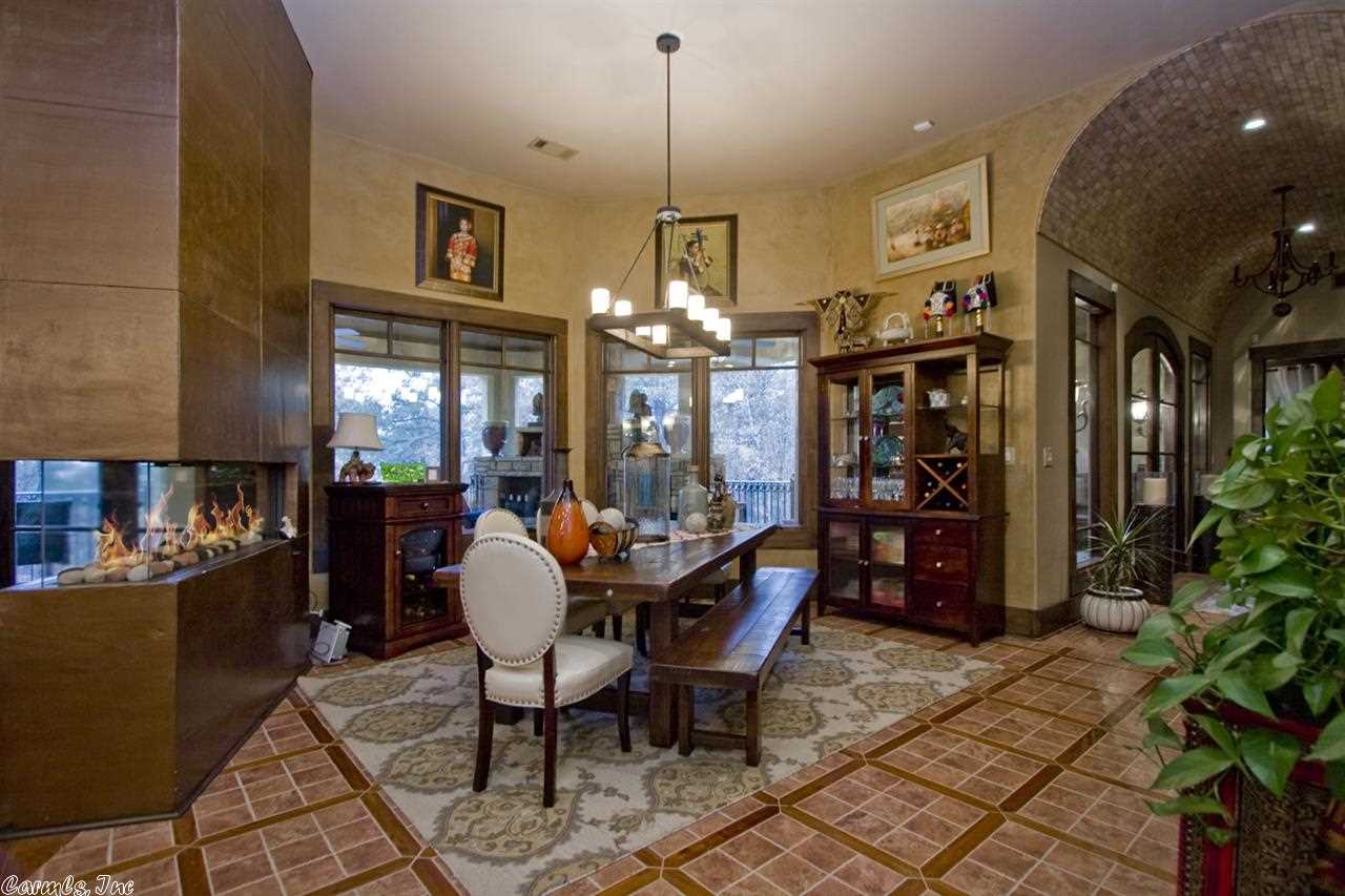CHENAL DOWNS - Residential