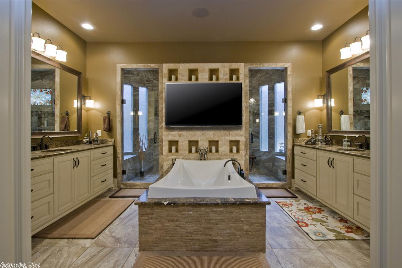 CHENAL DOWNS - Residential