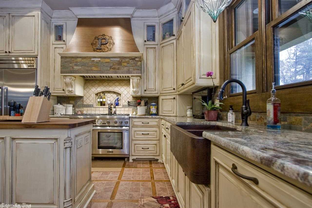 CHENAL DOWNS - Residential