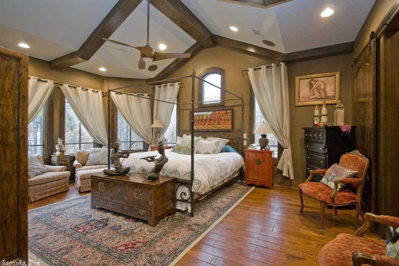 CHENAL DOWNS - Residential
