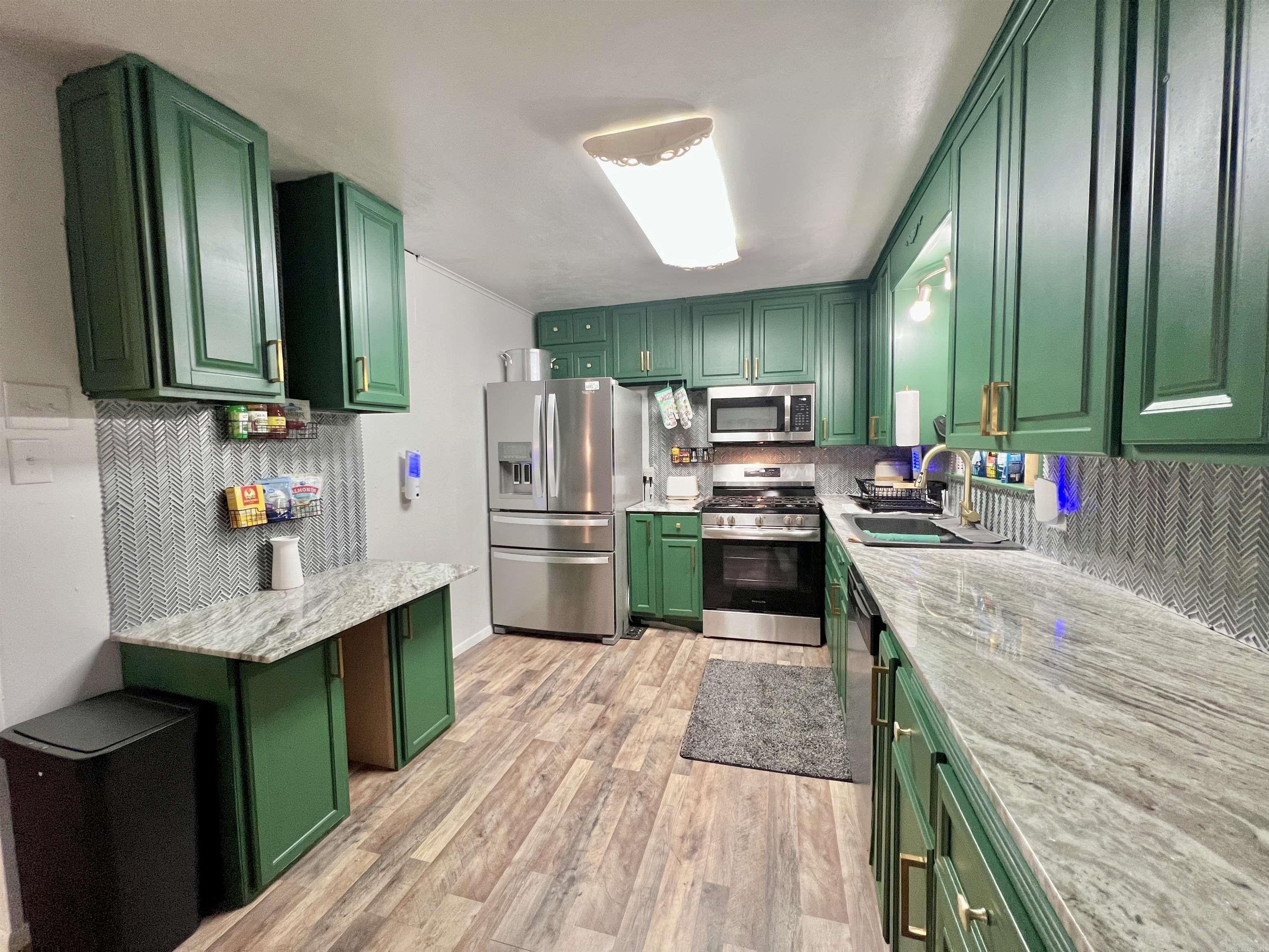 PIKE VIEW - Residential