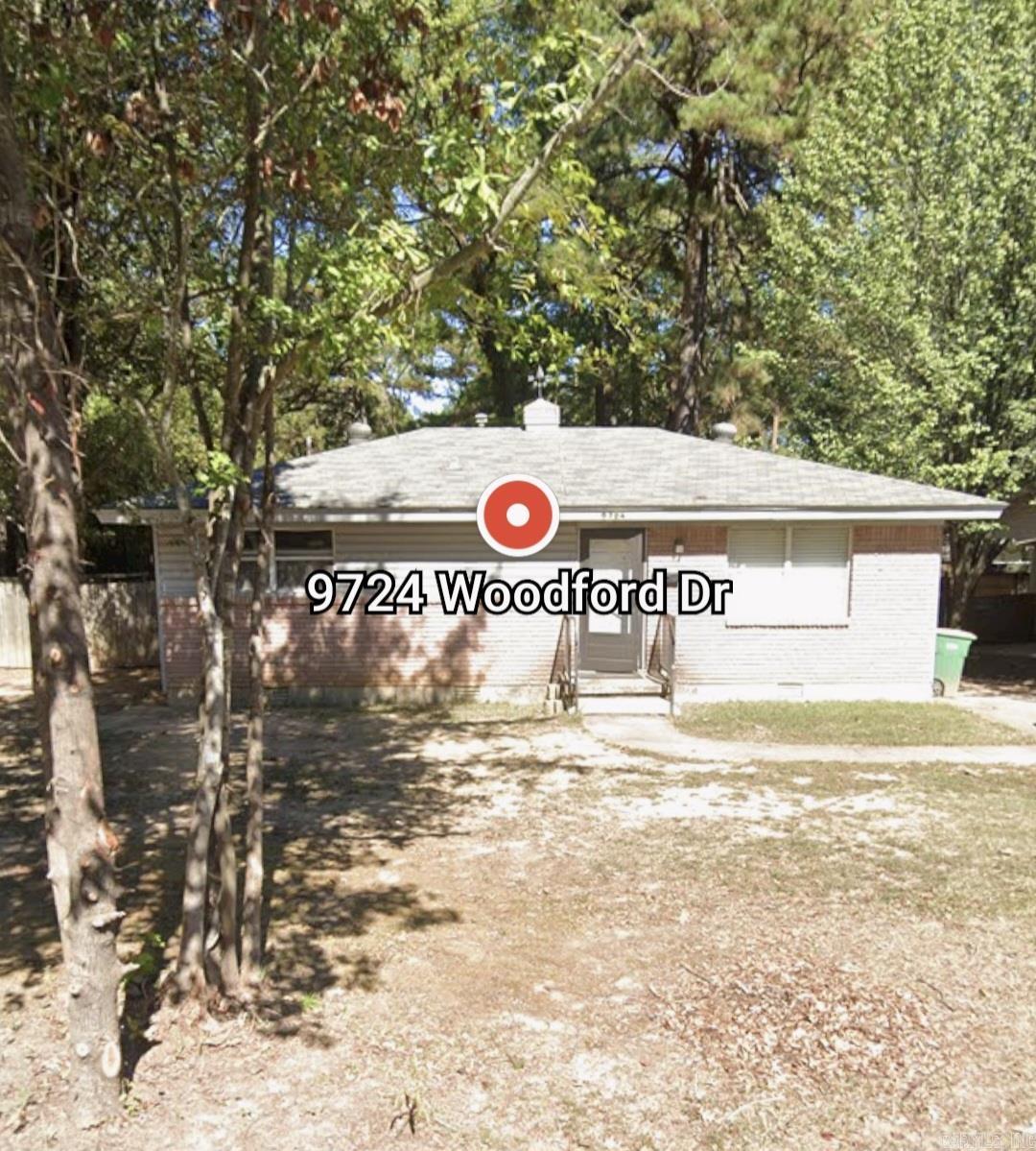 Nice remodeled 2 Bedroom home Close to shopping Nice Hardwoods