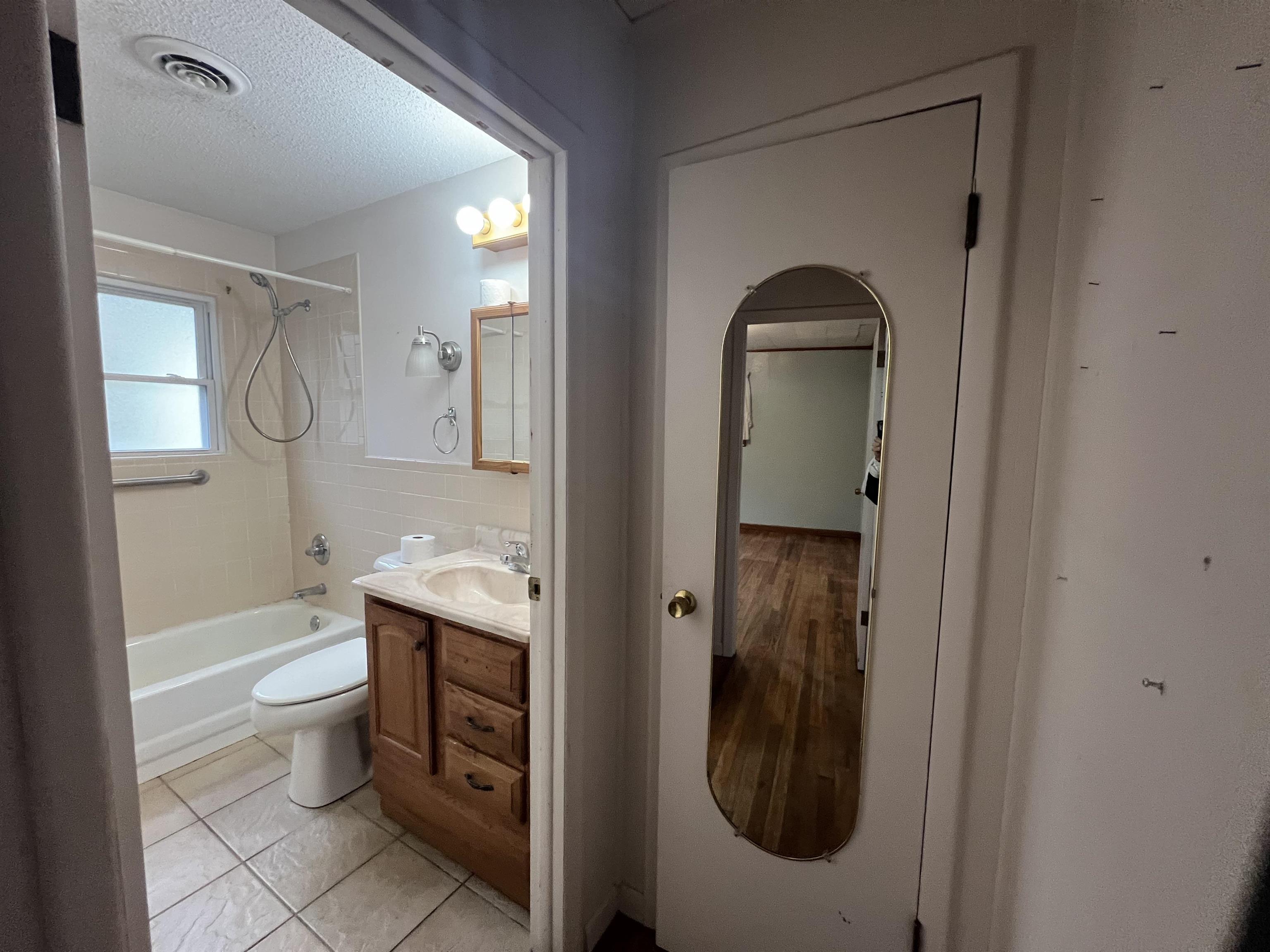 LAKE FORREST ADDN - Residential