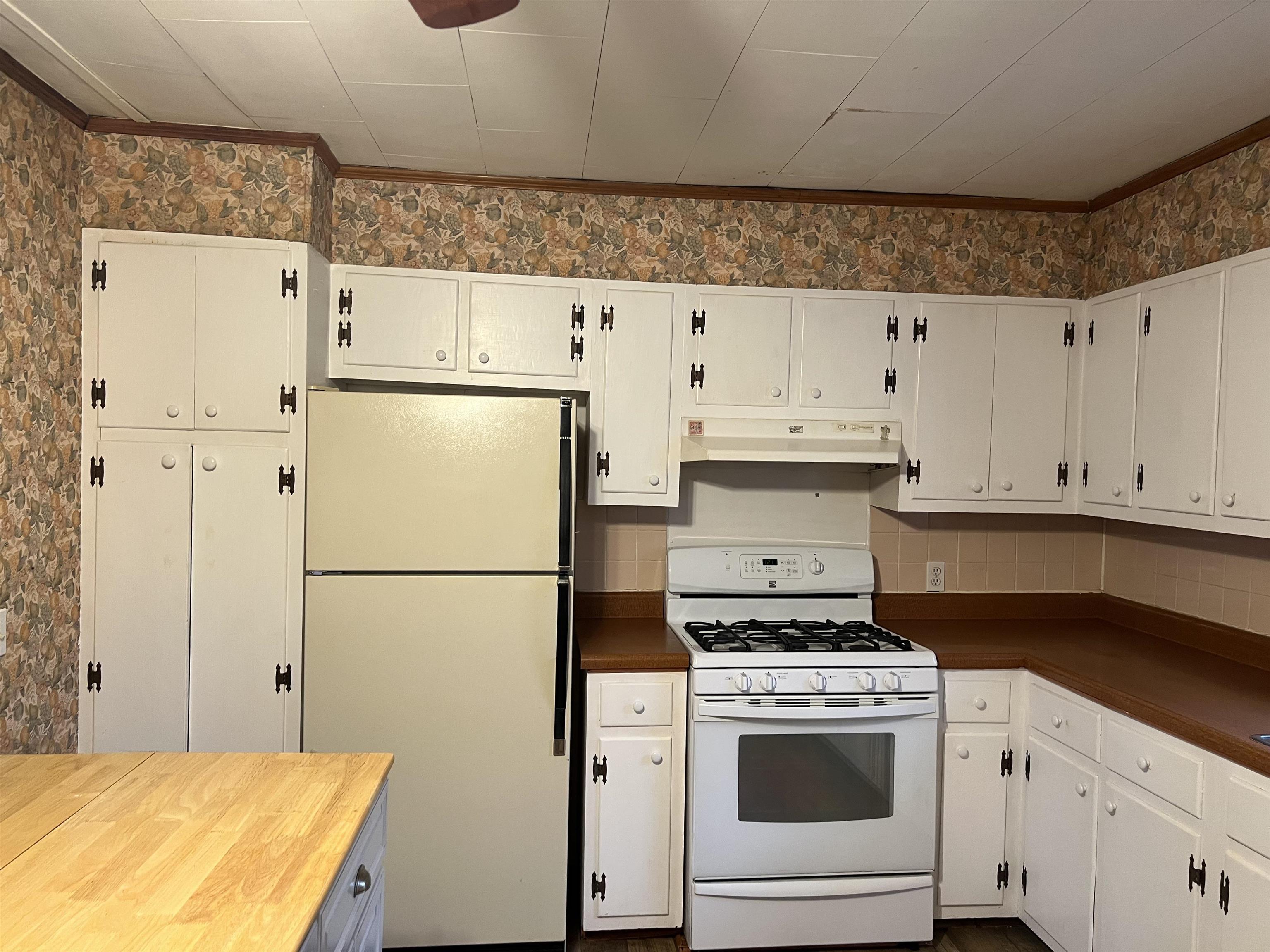 LAKE FORREST ADDN - Residential