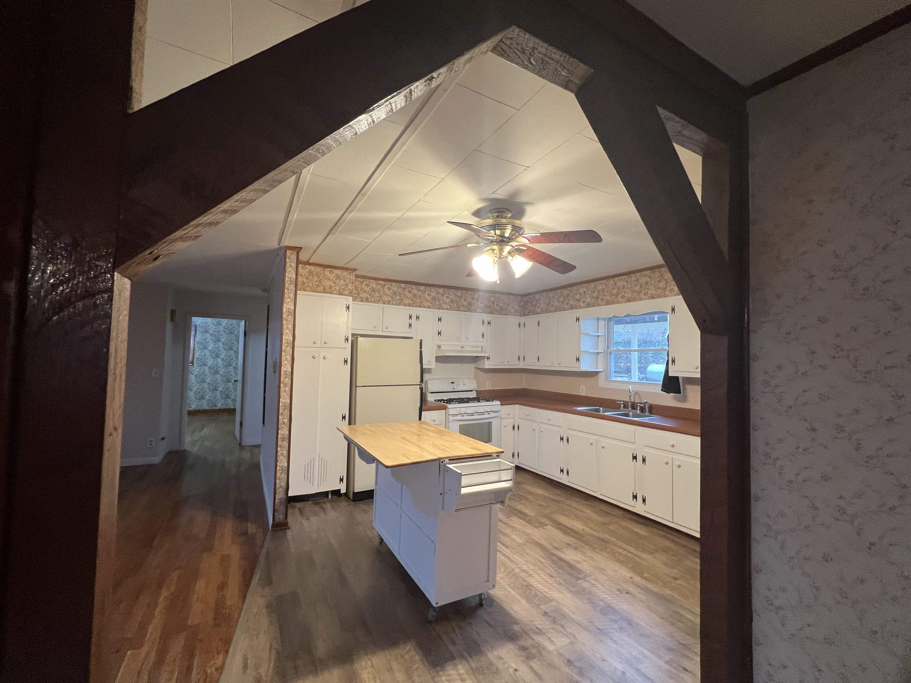 LAKE FORREST ADDN - Residential