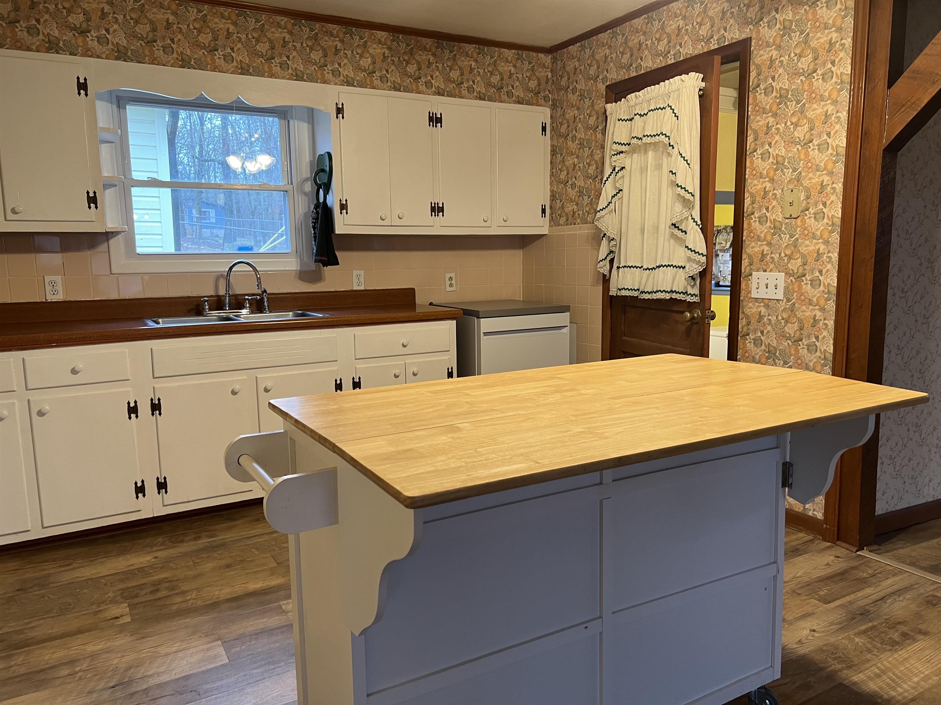LAKE FORREST ADDN - Residential