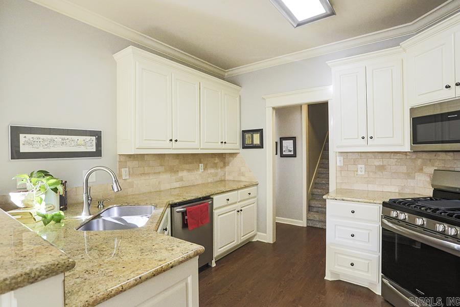 CHENAL VALLEY EPERNAY PLACE - Residential