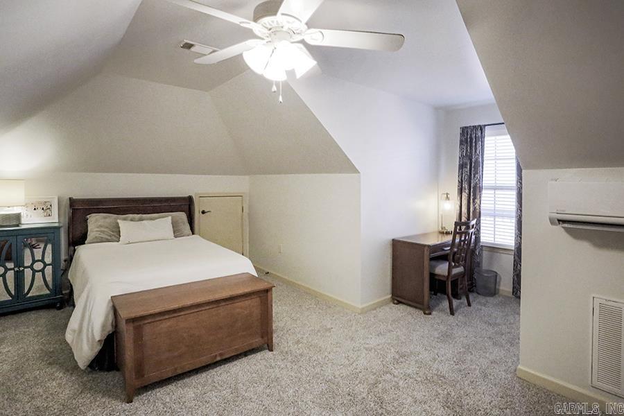 CHENAL VALLEY EPERNAY PLACE - Residential