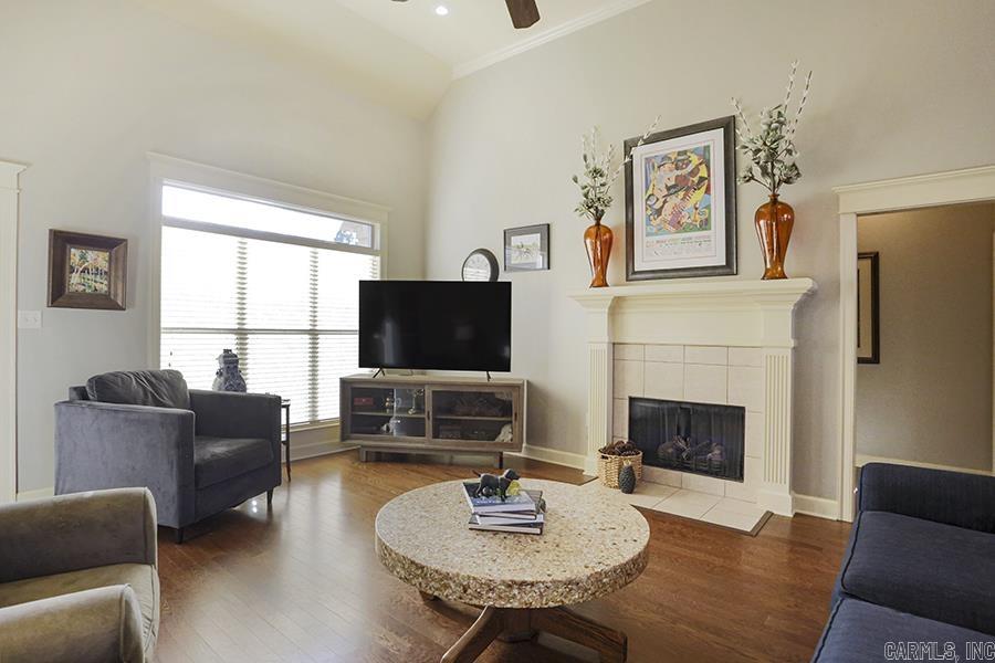 CHENAL VALLEY EPERNAY PLACE - Residential