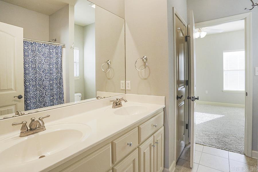 CHENAL VALLEY EPERNAY PLACE - Residential