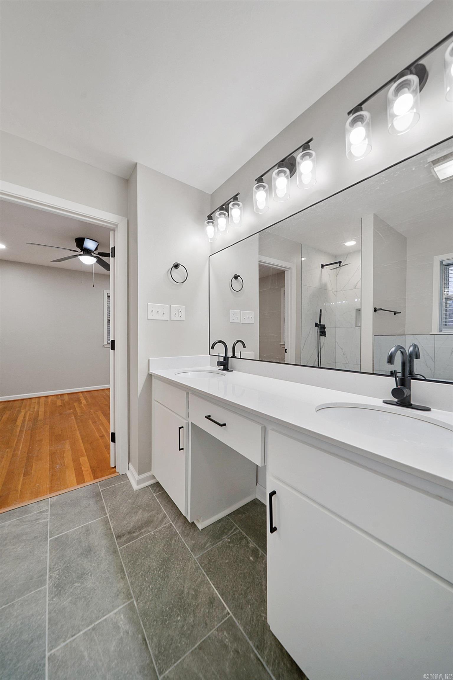 PINE WOOD HILL ADDN - Residential