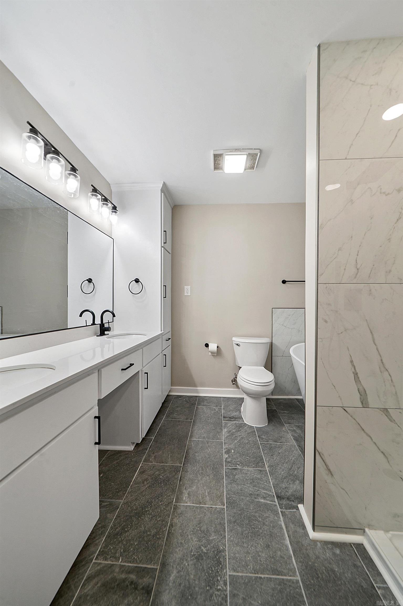 PINE WOOD HILL ADDN - Residential