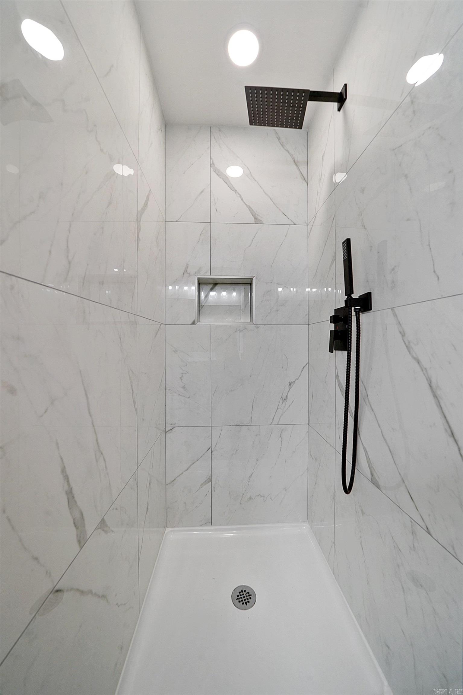 PINE WOOD HILL ADDN - Residential