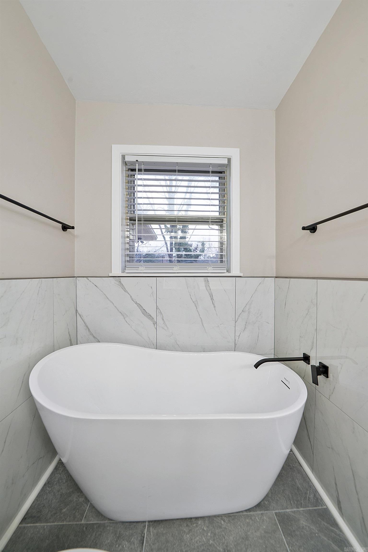 PINE WOOD HILL ADDN - Residential