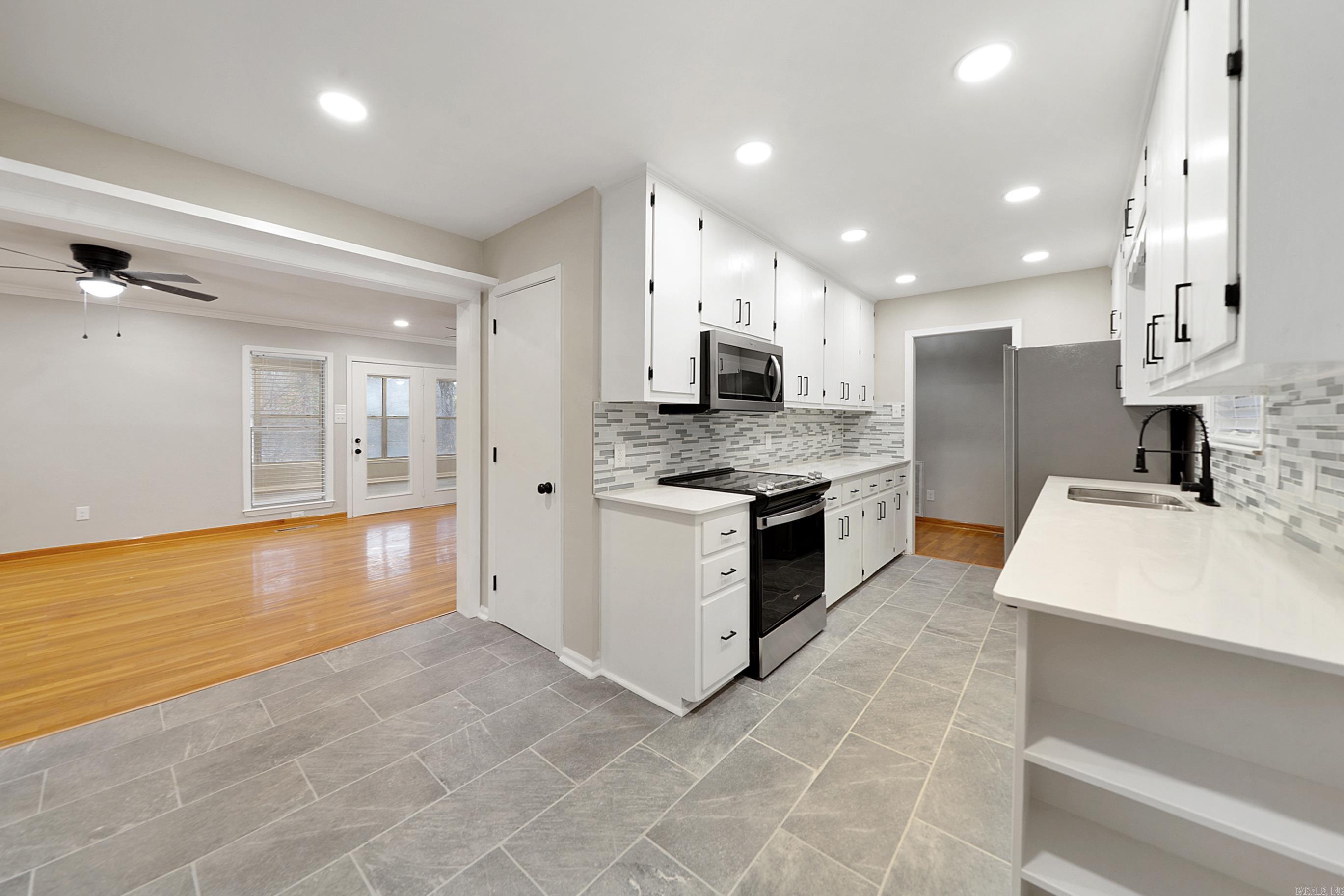 PINE WOOD HILL ADDN - Residential