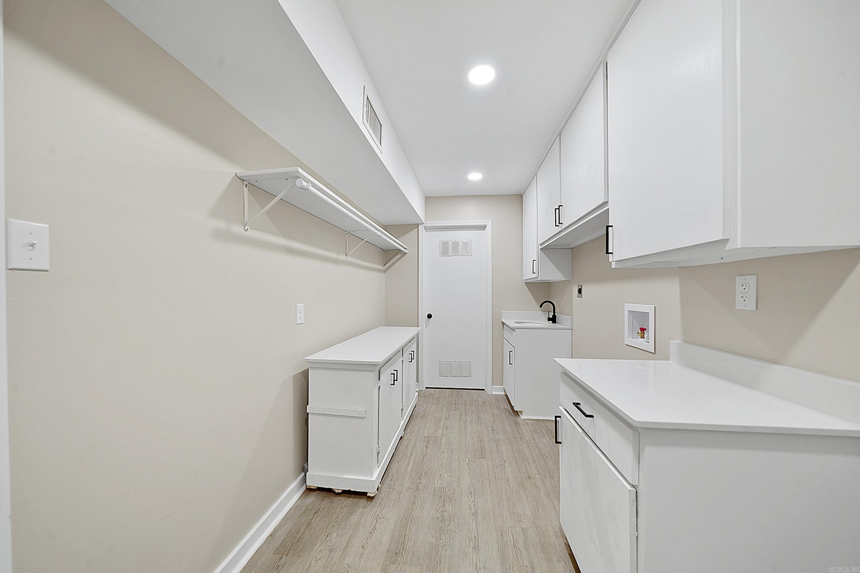 PINE WOOD HILL ADDN - Residential