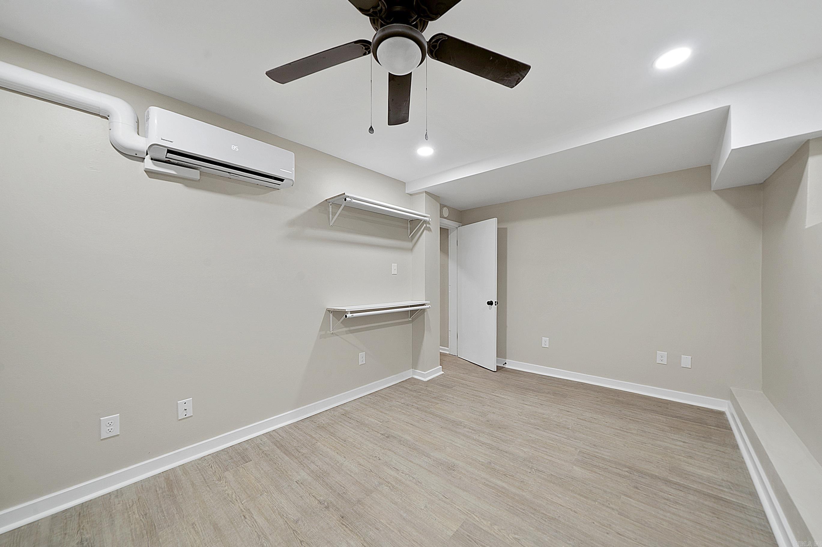 PINE WOOD HILL ADDN - Residential