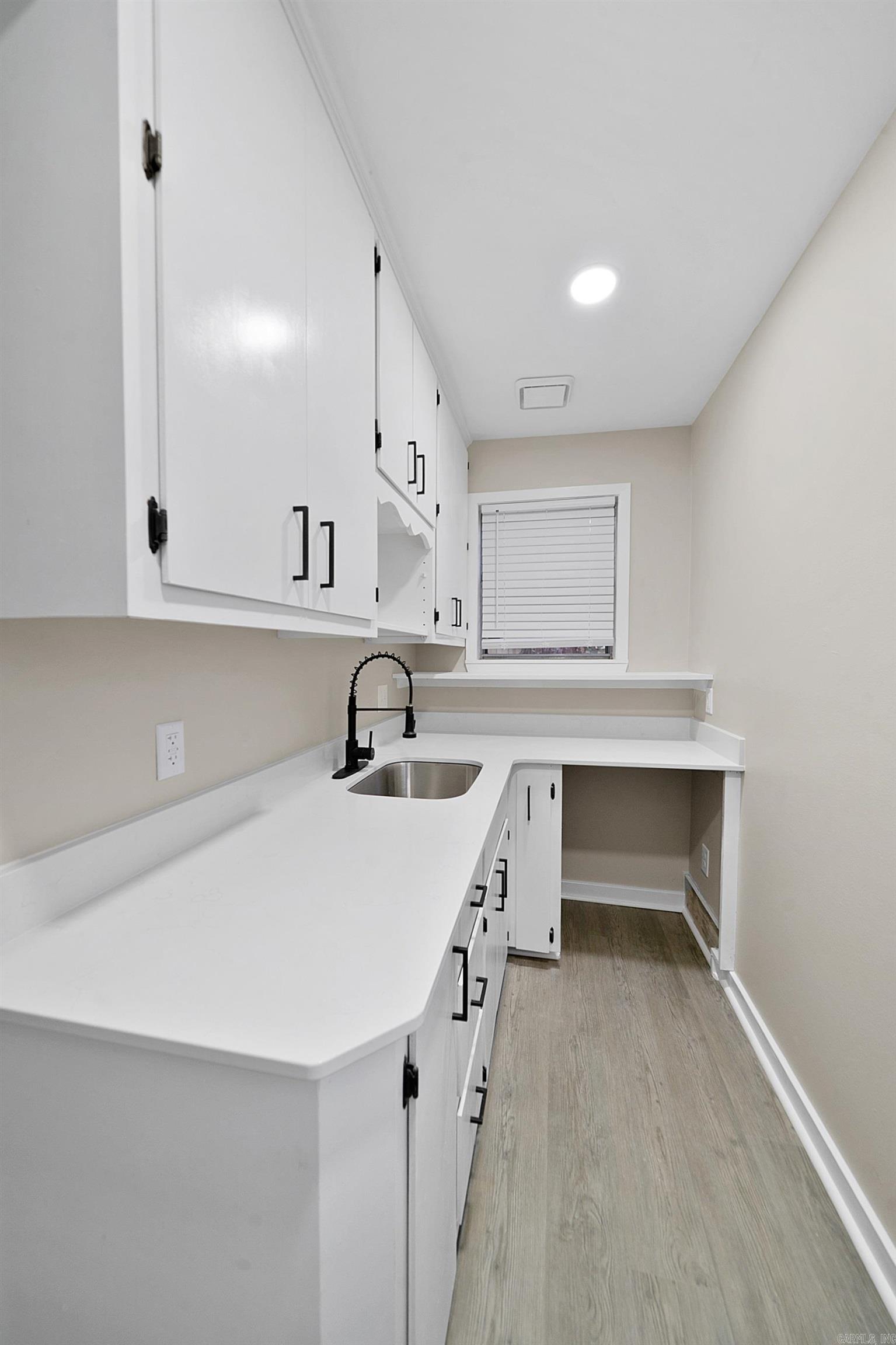 PINE WOOD HILL ADDN - Residential