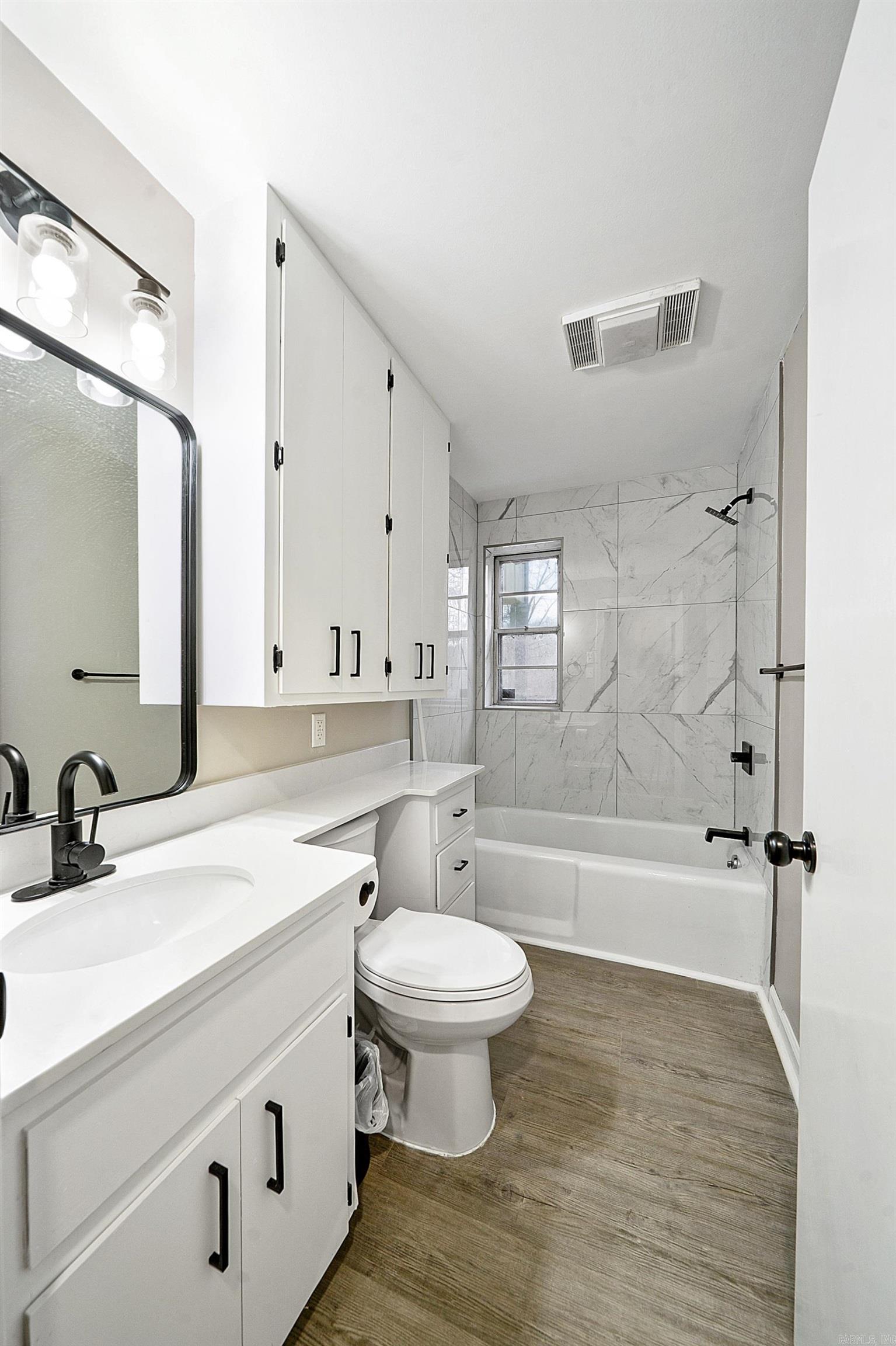 PINE WOOD HILL ADDN - Residential