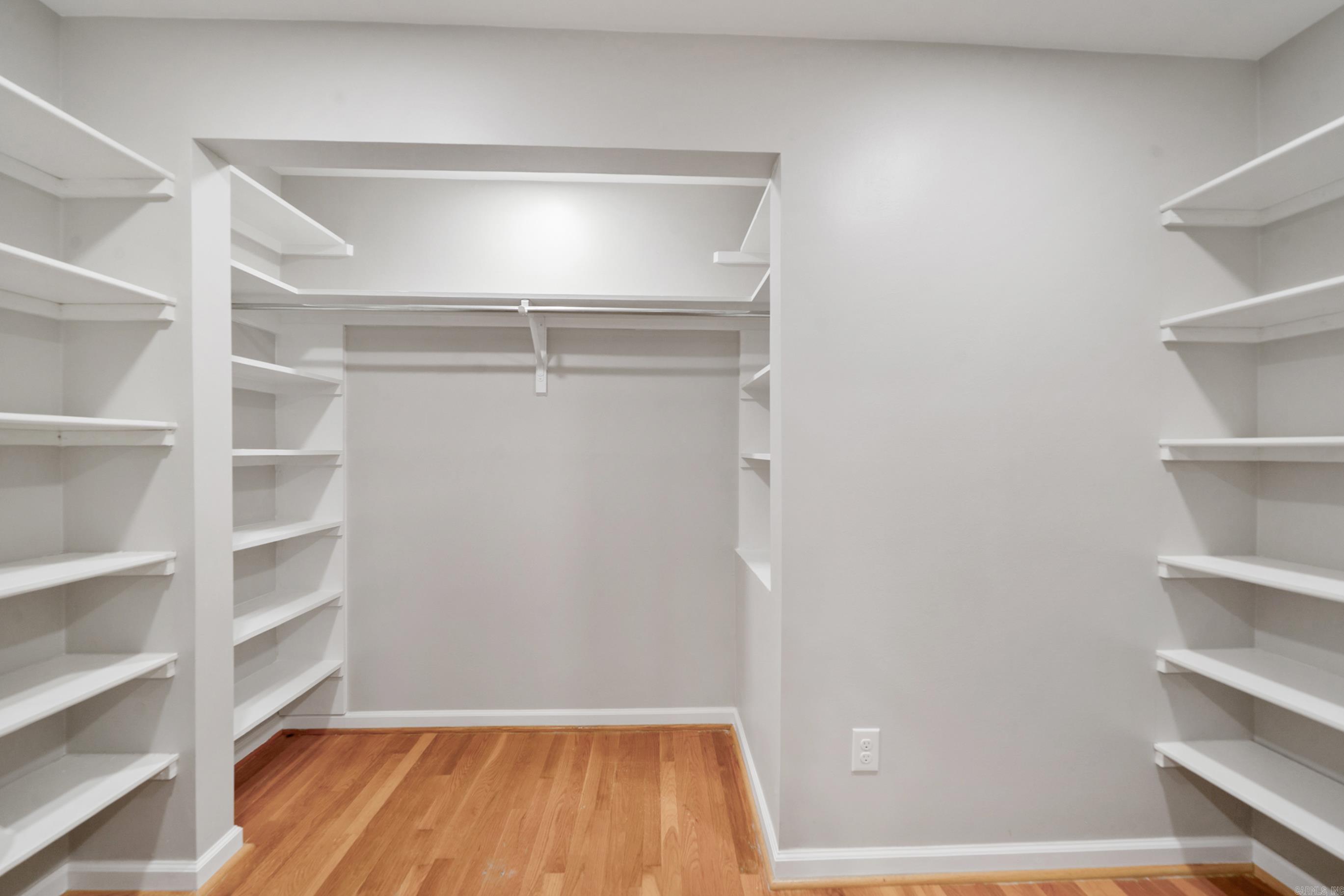 PINE WOOD HILL ADDN - Residential