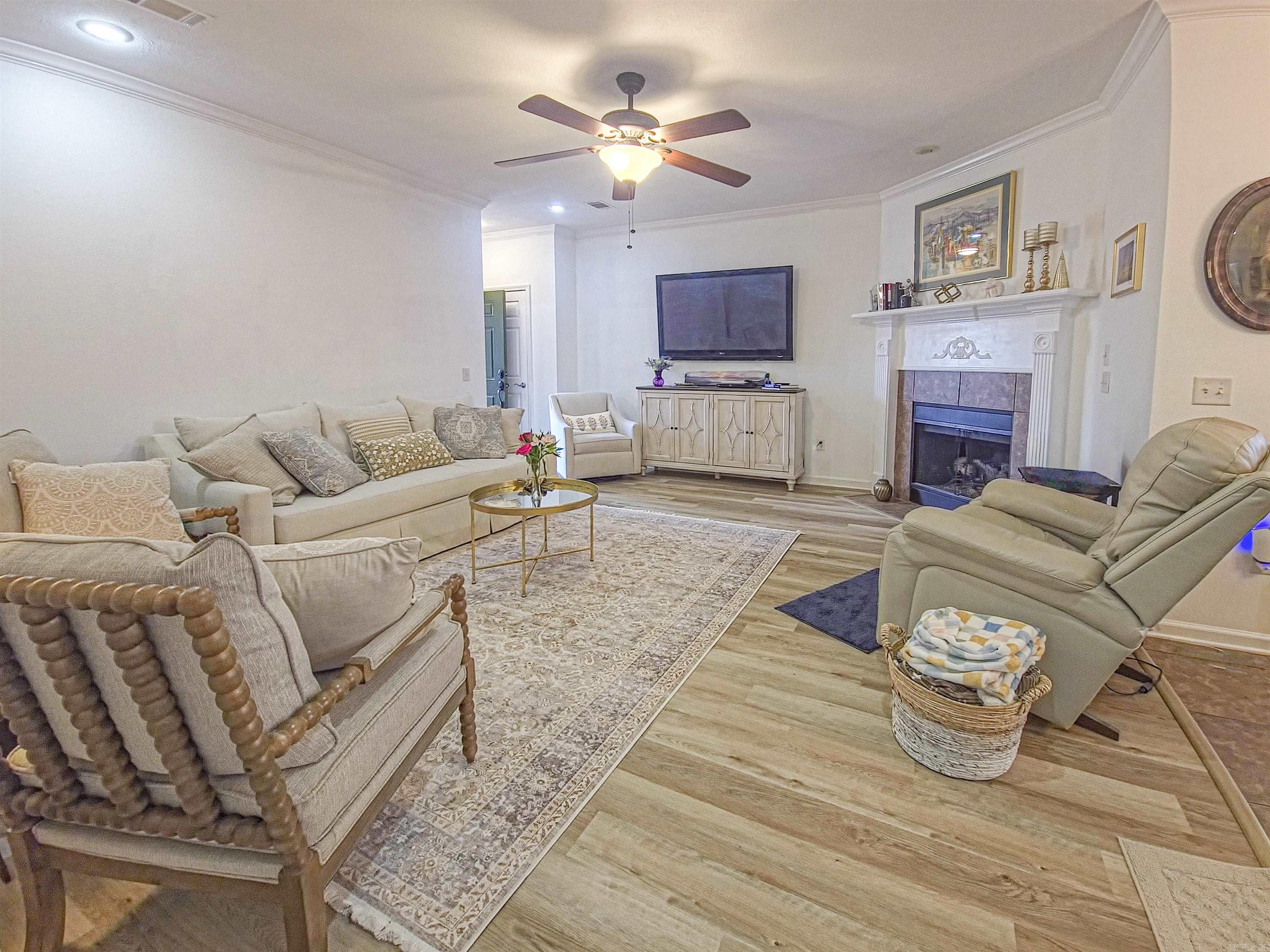 SPRING VALLEY - Residential