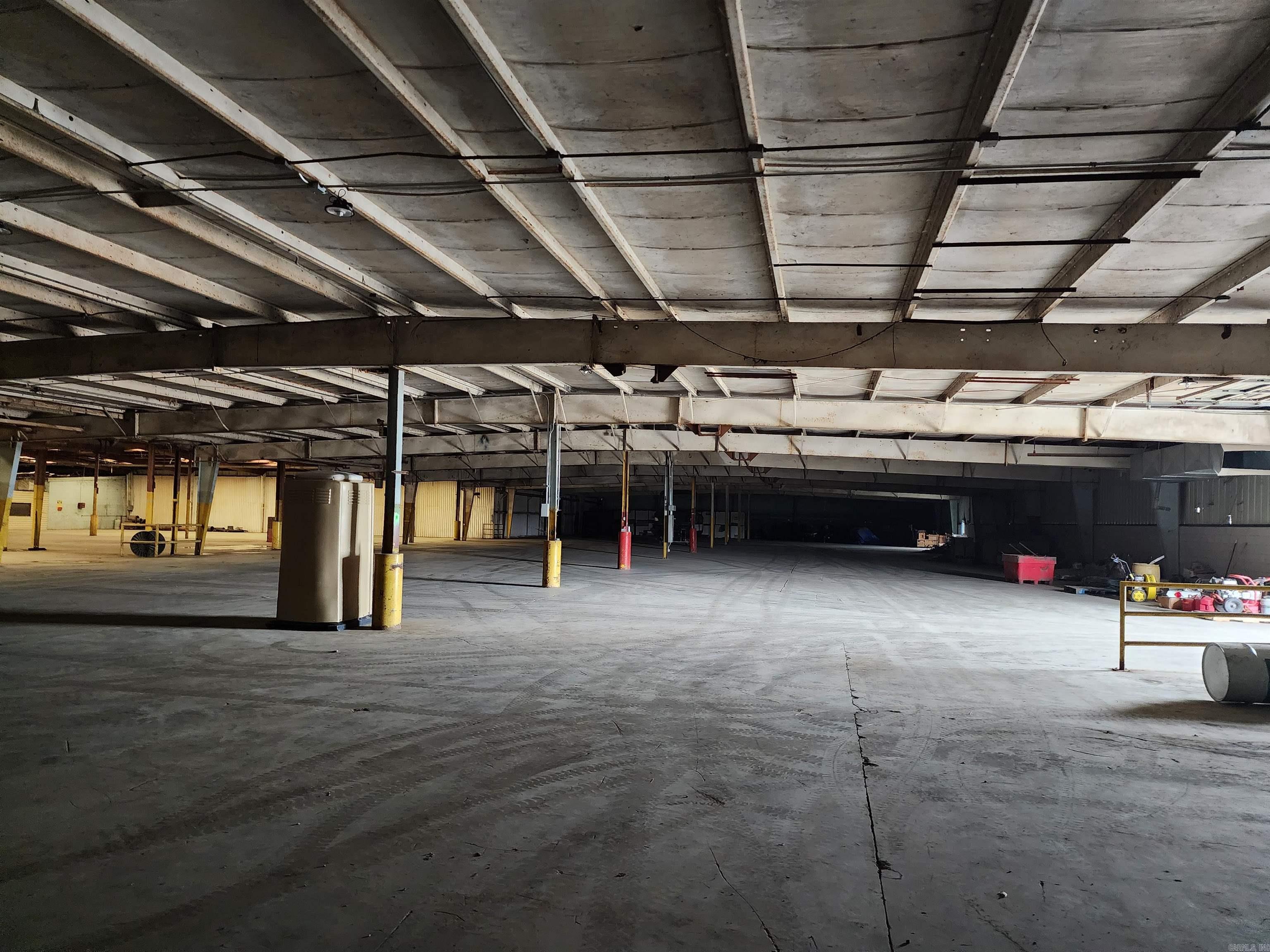 Newport Outlots 01-11-03 - Commercial Sale