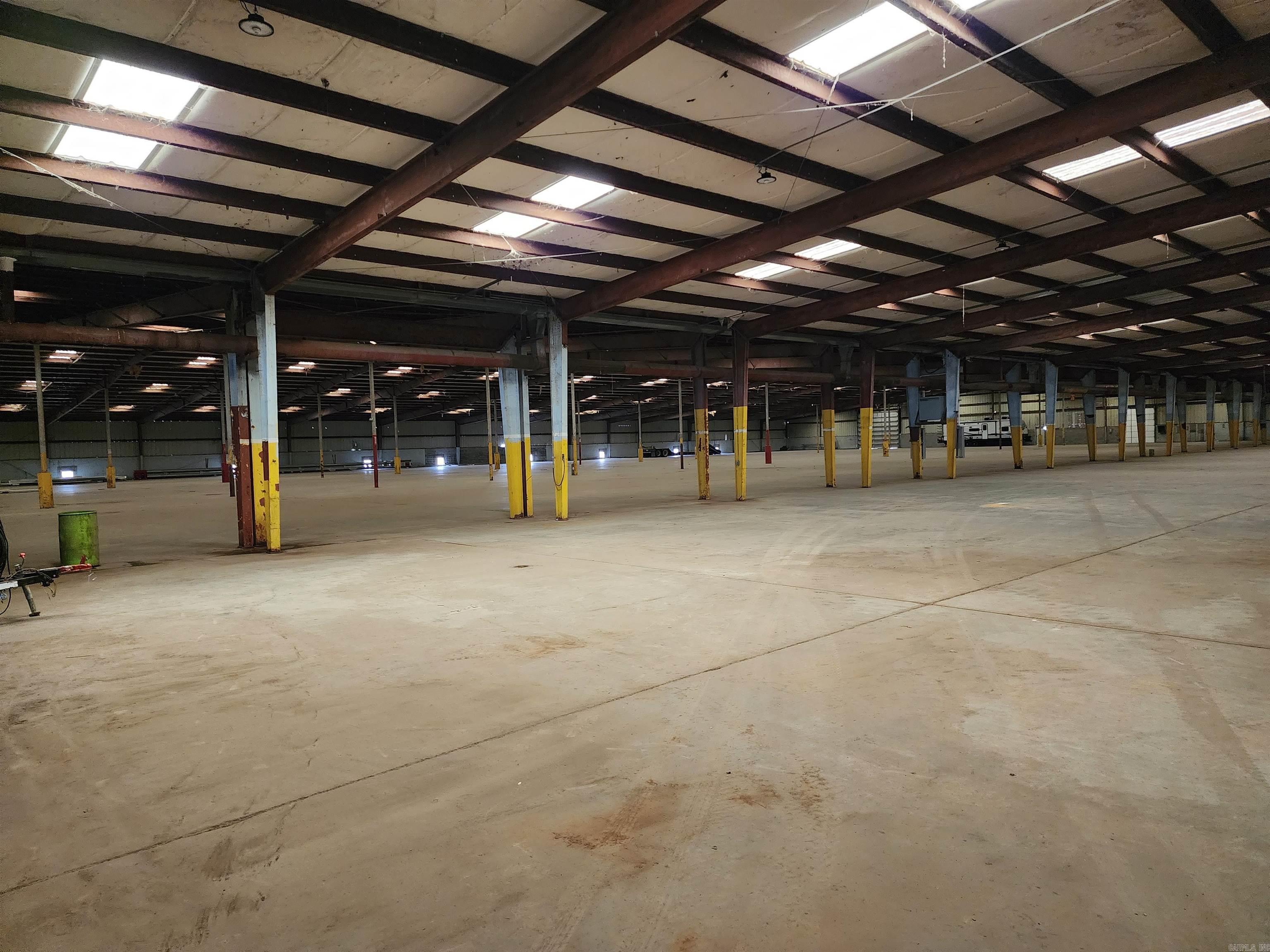 Newport Outlots 01-11-03 - Commercial Sale
